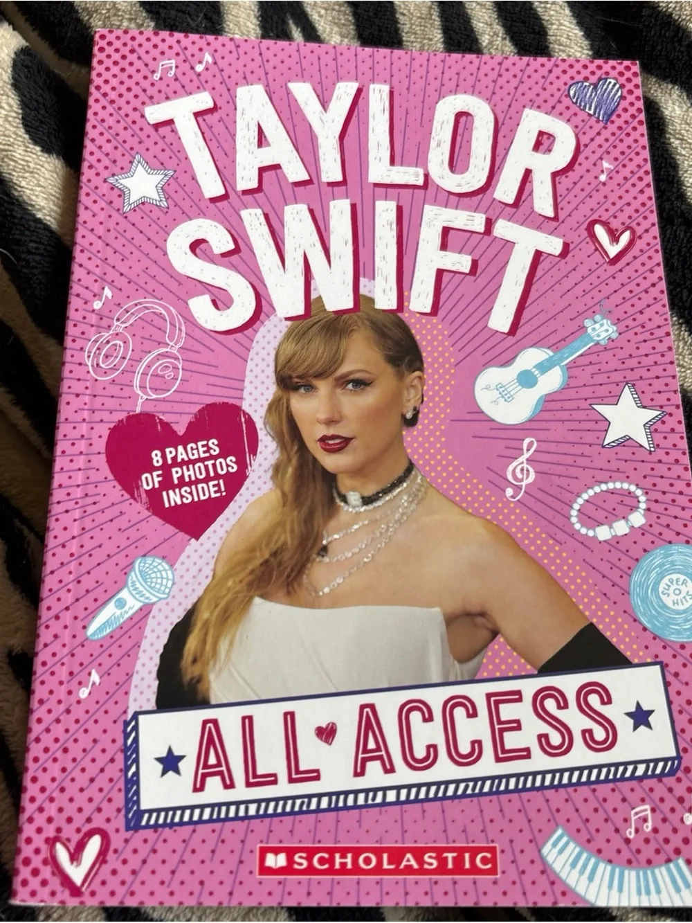 Scholastic Pink Taylor Swift All Access Book